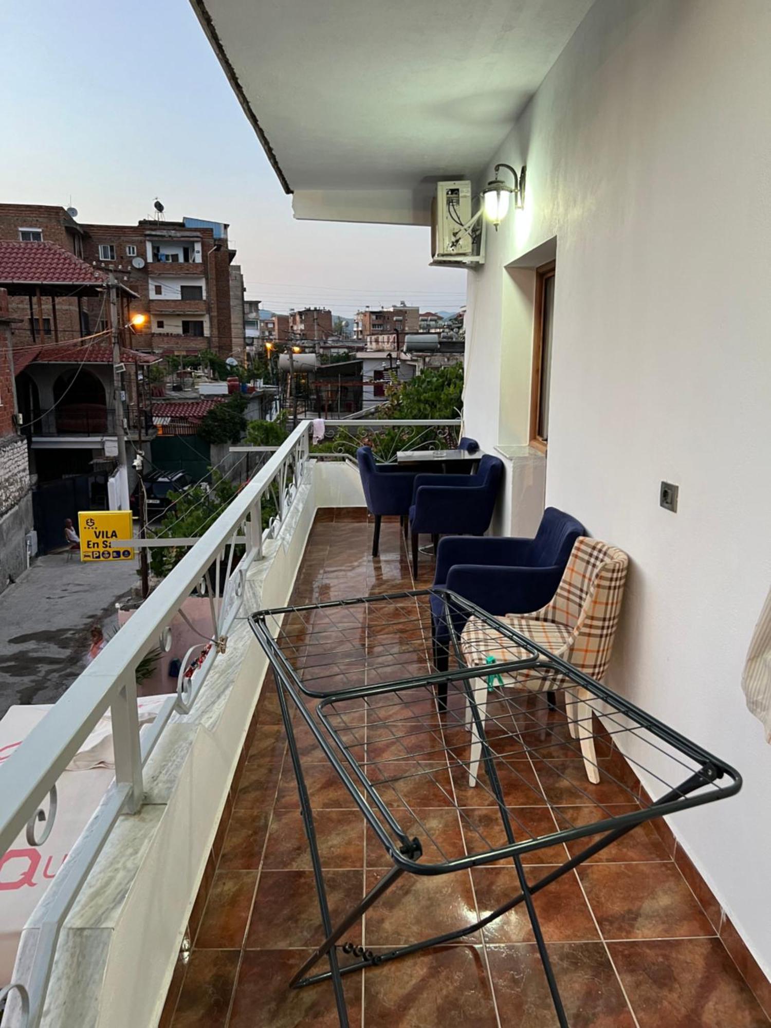 Villa Ensalv Berat - Apartment - Room - Penthouse Rum bild